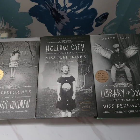 Autographed Ransom Riggs Miss Peregrine trilogy - Picture 2 of 4